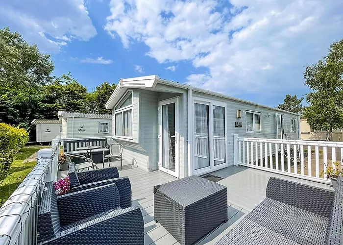 Beautiful 6 Berth Caravan At Southview Holiday Park In Skegness Ref 33031S