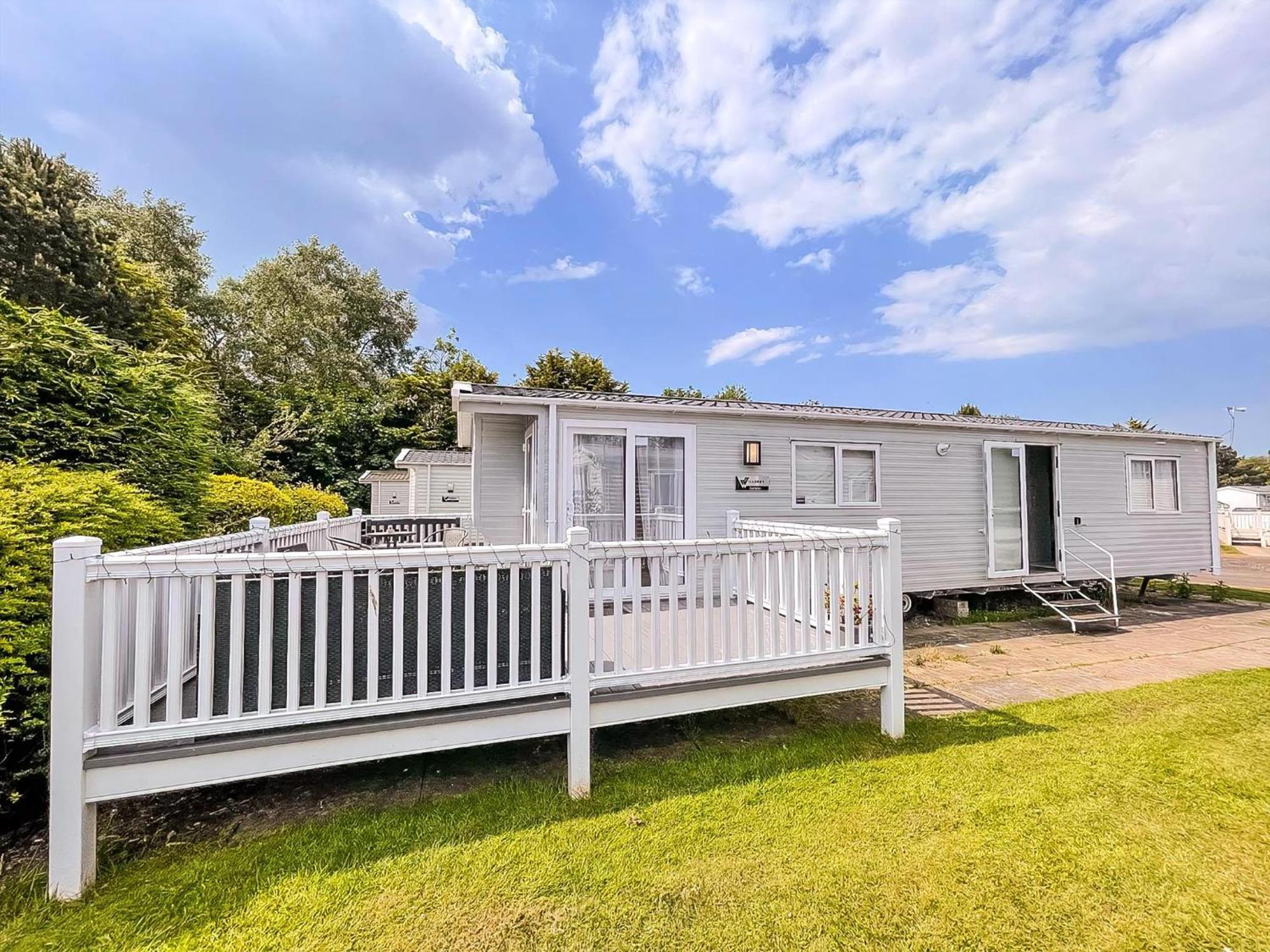 Beautiful 6 Berth Caravan At Southview In Ref 33031s