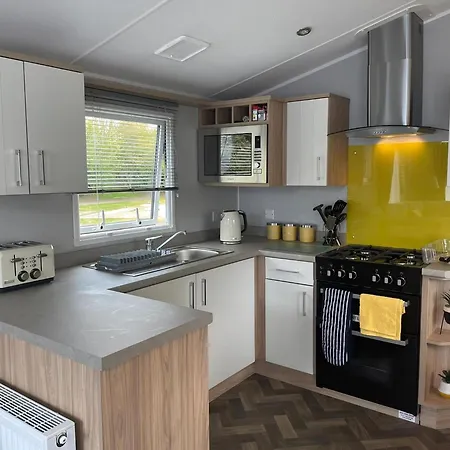 Beautiful 6 Berth Caravan At Southview Holiday Park In Skegness Ref 33031S Exterior photo