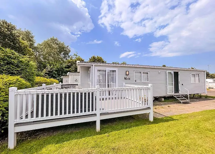 Beautiful 6 Berth Caravan At Southview Holiday Park In Skegness Ref 33031S