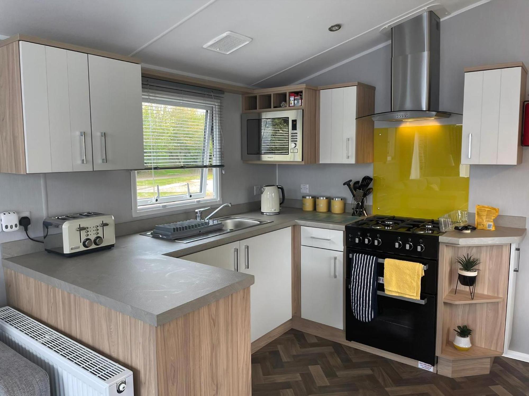 Beautiful 6 Berth Caravan At Southview In Ref 33031s Skegness